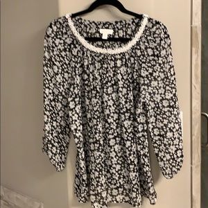 Women’s Top - dressy neckline